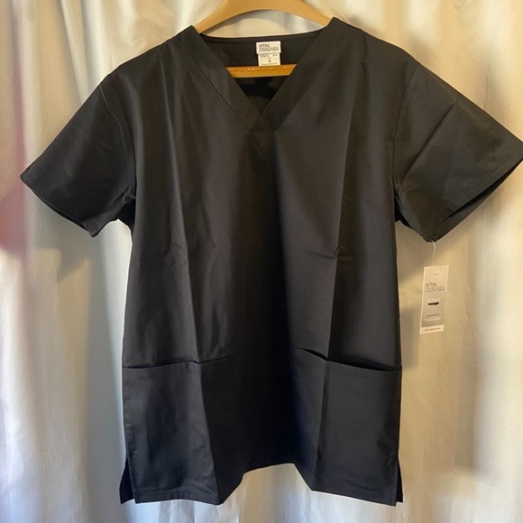 NWT Vital Threads Scrub Top - Picture 1 of 3